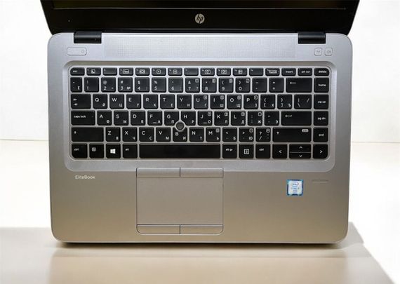 Ноутбук HP EliteBook 840 G3 / 14" (1920x1080) TN / Intel Core i5-6300U (2 (4) ядра по 2.4 - 3.0 GHz) / 8 GB DDR4 / 120 GB SSD / Intel HD Graphics 520 / WebCam / АКБ не держит б/у | Зображення 2