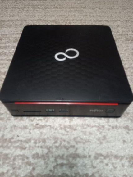 Неттоп Fujitsu Esprimo Q920 USFF / Intel Core i3-4130T (2 (4) ядра по 2.9 GHz) / 4 GB DDR3 / 120 GB SSD / Intel HD Graphics 4400 б/у | Зображення 1