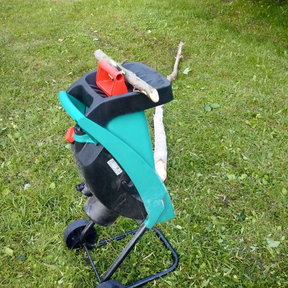 Измельчитель садовый Bosch AXT 2000 RAPID, 2000Вт, 35 мм, 11.5кг (0.600.853.500) | Зображення 2