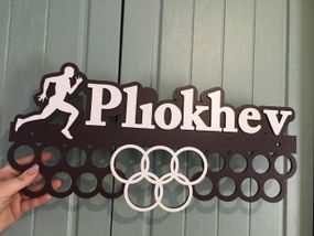 Медальниця біг, легка атлетика іменна з поличкою, дерев'яна, тримач для медалей, медальниці