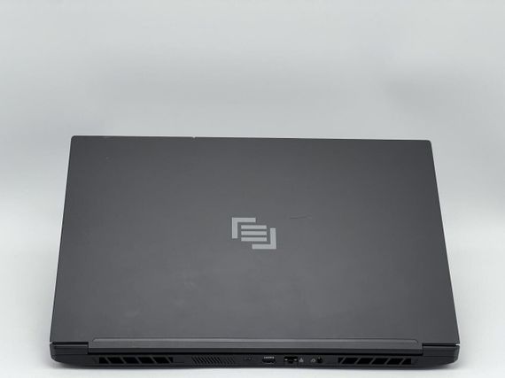 Ігровий ультрабук Б-клас MainGear Vector Pro MG-VCP17A / 17.3" (2560x1440) IPS / AMD Ryzen 9 5900HX (8 (16) ядер по 3.3 - 4.6 GHz) / 32 GB DDR4 / 480 GB SSD / nVidia GeForce RTX 3070, 8 GB GDDR6, 256-bit / WebCam б/в + Подарунок Бездротова миша HOCO GM28 | Зображення 4
