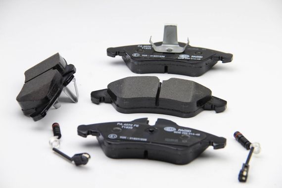 Колодки передні гальмівні, MERCEDES HELLA PAGID (8DB355014481) | Зображення 1