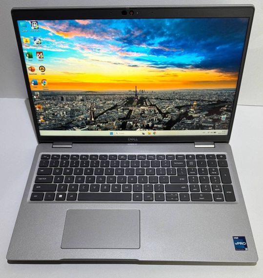 Ультрабук Dell Latitude 5530 / 15.6" (1920x1080) IPS / Intel Core i5-1235U (10 (12) ядер по 1.3 - 4.4 GHz) / 16 GB DDR4 / 256 GB SSD / Intel Iris Xe Graphics / WebCam / HDMI б/у | Зображення 1