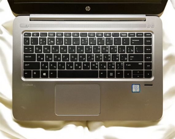 Ноутбук HP EliteBook Folio 1040 G3 / 14" (1920x1080) TN / Intel Core i5-6300U (2 (4) ядра по 2.4 - 3.0 GHz) / 8 GB DDR4 / 120 GB SSD / Intel HD Graphics 520 / WebCam / HDMI б/в | Зображення 2