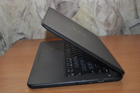 Ноутбук Б-класс Dell Latitude 3310 / 13.3" (1920x1080) TN / Intel Core i3-8145U (2 (4) ядра по 2.1 - 3.9 GHz) / 8 GB DDR4 / 240 GB SSD M.2 / Intel UHD Graphics / WebCam / Windows 11 Pro Education б/у | Зображення 9