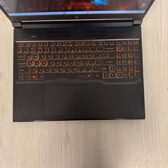 Игровой ноутбук Б-класс Acer Nitro V16 ANV16-41 / 16" (1920x1200) IPS / AMD Ryzen 5 8645HS (6 (12) ядер по 4.3 - 5.0 GHz) / 16 GB DDR5 / 512 GB SSD / nVidia GeForce RTX 4060, 8 GB GDDR6, 128-bit / WebCam б/у | Зображення 2