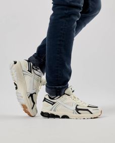 Кросівки чоловічі Vomero 5 New Beige Black , В'єтнам 42 26.5