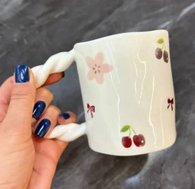 Кружка Olens Вишни-бантики 8030-424 400 мл