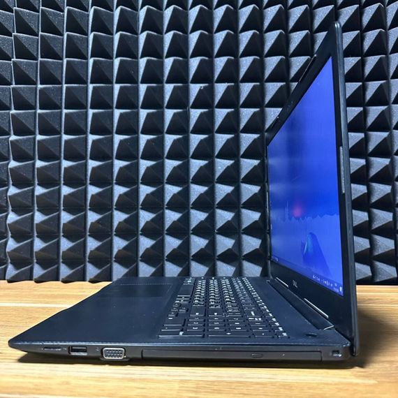 Ноутбук Б-класс Dell Latitude 3590 / 15.6" (1920x1080) IPS / Intel Core i5-10210U (4 (8) ядра по 1.6 - 4.2 GHz) / 16 GB DDR4 / 256 GB SSD / Intel UHD Graphics 620 / WebCam б/у | Зображення 5