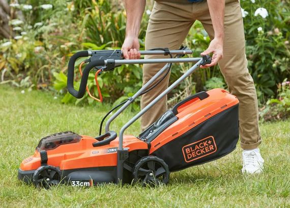 Газонокосарка акумуляторна Black&Decker BCMW33184L2 | Зображення 7