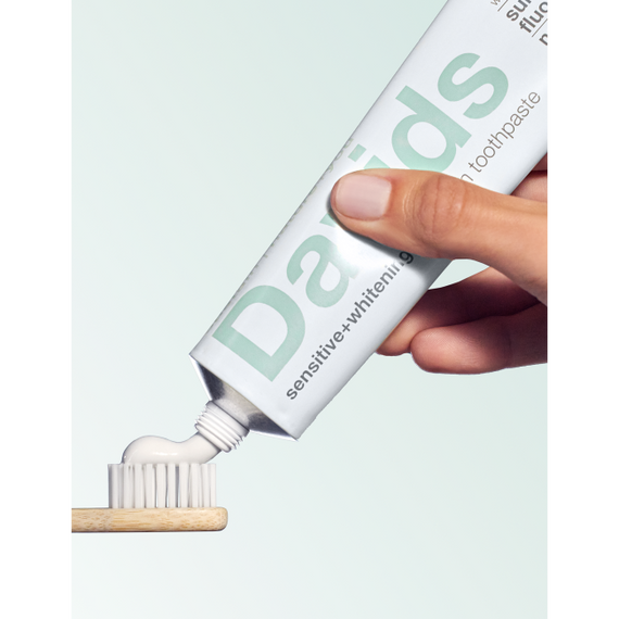 Зубна паста Davids Hydroxi Sensitive+ Whitening з наногідроксиапатитом зі смаком перцевої м'яти, 50 грам | Зображення 2