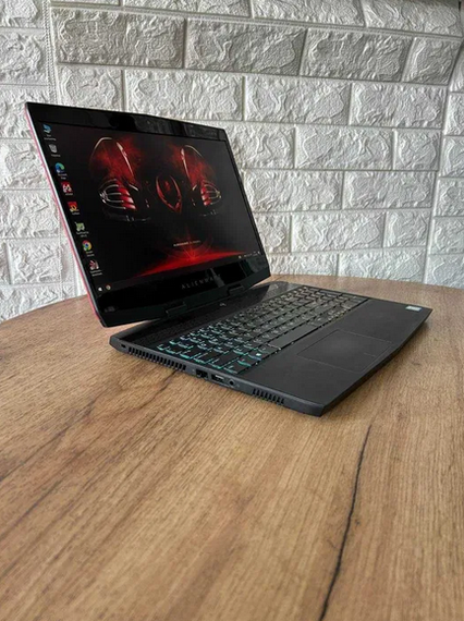 Ноутбук Dell Alienware m15 RED 15,6" 144Hz i7 8750H 16Gb SSD 1Tb RTX 2080 MaxQ Б/В | Зображення 3