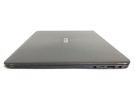 Ультрабук Б-клас Asus ZenBook UX305CA / 13.3" (1920x1080) IPS / Intel Core m3-6Y30 (2 (4) ядра по 0.9 - 2.2 GHz) / 8 GB DDR3 / 128 GB SSD / Intel UHD Graphics 620 / WebCam / Win 10 Home б/в | Зображення 4