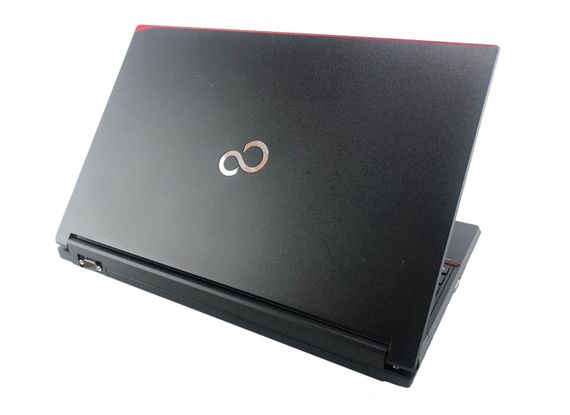 Ноутбук Fujitsu LifeBook E556 / 15.6" (1920x1080) IPS / Intel Core i5-6200U (2 (4) ядра по 2.3 - 2.8 GHz) / 8 GB DDR4 / 240 GB SSD / Intel HD Graphics 520 / WebCam / DVD-ROM б/у | Зображення 3