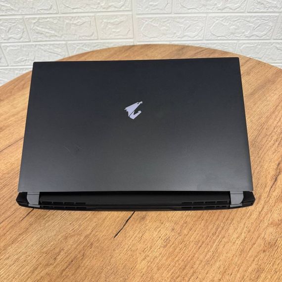 Ігровий ноутбук Б-клас Gigabyte Aorus 15P YD / 15.6" (1920x1080) IPS / Intel Core i7-11800H (8 (16) ядер по 2.3 - 4.6 GHz) / 16 GB DDR4 / 512 GB SSD / nVidia GeForce RTX 3080, 16 GB GDDR6, 256-bit / WebCam б/в | Зображення 2