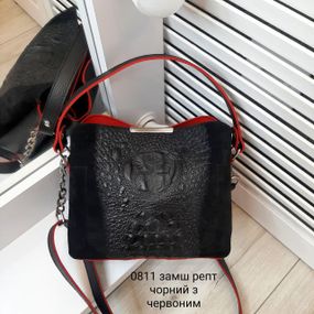 Невелика жіноча сумка крос-боді три відділення натуральна замша Рептилія Чорна з червоним краєм