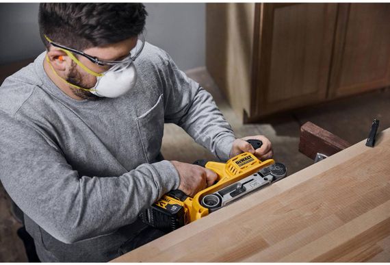 Шлифмашина ленточная аккумуляторная бесщёточная 75х533 мм DeWALT DCW220P2 | Зображення 8