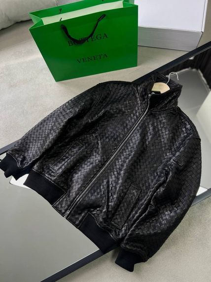 Демісезонна курточка Bottega Veneta з натуральної шкіри чорного кольору v098 | Зображення 1