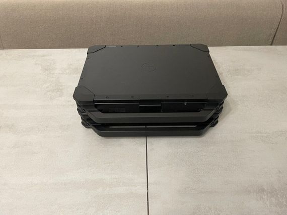 Защищенный ноутбук Dell Latitude 5424 Rugged / 14" (1920x1080) IPS / Intel Core i5-8350U (4 (8) ядра по 1.7 - 3.6 GHz) / 16 GB DDR4 / 500 GB SSD M.2 / AMD Radeon RX 540, 4 GB GDDR5, 128-bit / WebCam / Два АКБ б/у + Подарок Проводная мышь / USB | Зображення 6
