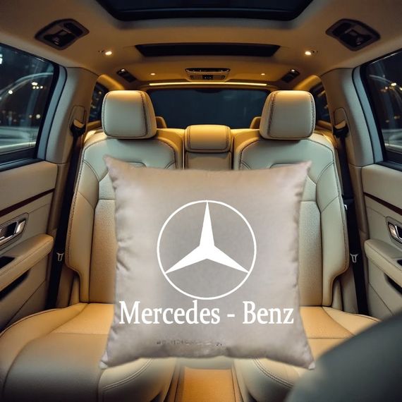 Авто Подушка c вишивкою логотипу марки мерседес mercedes бежевий автомобілісту 02223