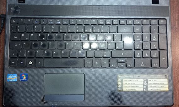 Ноутбук Б-класс Acer Aspire 5749 / 15.6" TN / Core i3-2350M (2(4) ядра по 2.3GHz) / 4GB DDR3 / 500GB HDD / HD Graphics 3000 / WebCam б/у | Зображення 3