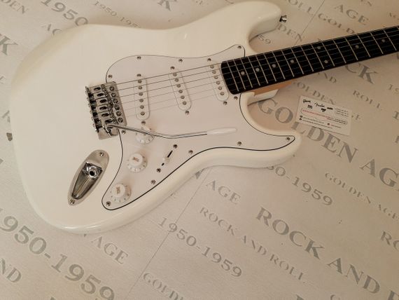 Електрогітара Fender Stratocaster Standard White Rosewood China | Зображення 3