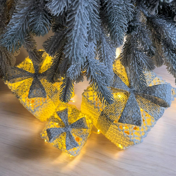 Новорічний декор LED подарунки Niki light набір 3 коробочки білі з срібним бантом Теплий Білий | Зображення 3