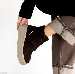 Модные замшевые зимние Шоколадные прошитые ботинки на бежевой платформе 39