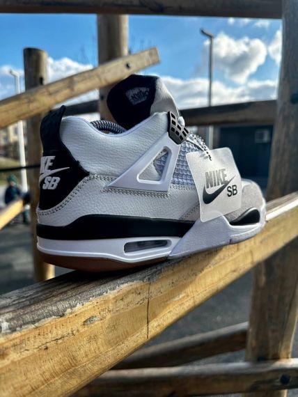 Кросівки Nike SB Air Jordan Retro 4 (white & gray) | Зображення 2