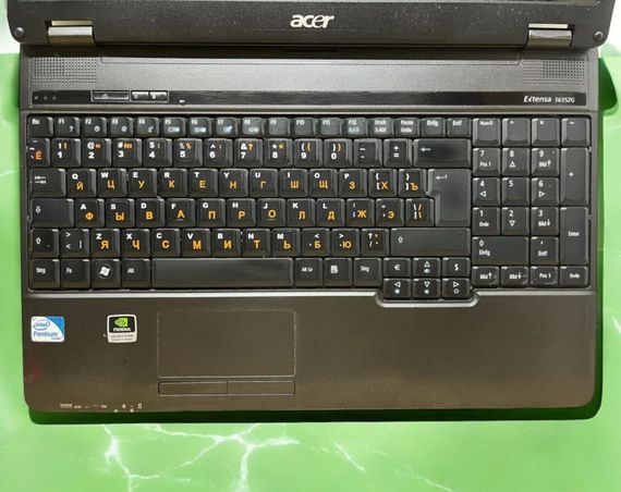 Ноутбук Б-клас Acer Extenza 5635zg / 15.6" (1366x768) TN / Intel Pentium T4500 (2 ядра по 2.3 GHz) / 8 GB DDR3 / 120 GB SSD / nVidia GeForce G105M, 512 MB GDDR3, 64-bit / Без АКБ б/в | Зображення 2