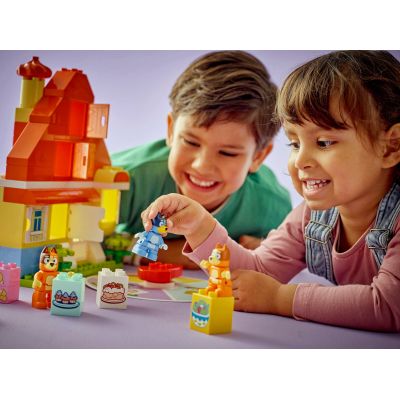 Конструктор LEGO DUPLO Bluey Родинний дім Блуї із грою на запам&apos;ятовування (10459) | Зображення 1