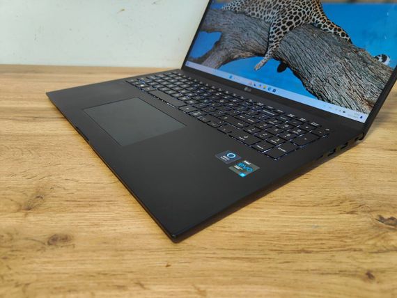 Ультрабук Б-класс LG Gram 17Z95P / 17" (2560x1600) IPS / Intel Core i7-1195G7 (4 (8) ядра по 1.3 - 5.0 GHz) / 16 GB DDR4 / 1000 GB SSD + 1000 GB SSD / Intel Iris Xe Graphics / WebCam / Windows 11 Home б/у | Зображення 6