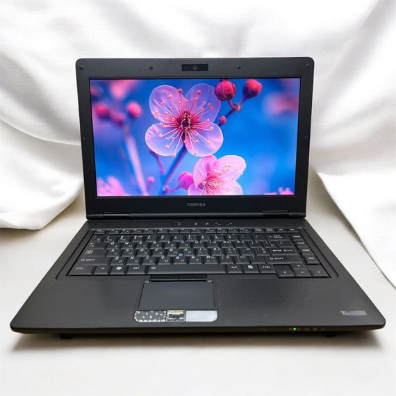 Ноутбук Toshiba Tecra M11 / 14" (1366x768) TN / Intel Core i3-370M (2 (4) ядра по 2.4 GHz) / 4 GB DDR3 / 120 GB SSD / Intel HD Graphics / WebCam б/у | Зображення 2