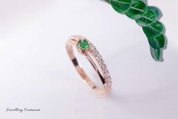 Кольцо из красного золота с зеленым фианитом 17.5 | Зображення 2