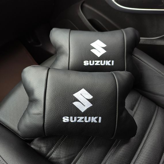 Набір шкіряних подушок Suzuki з вишивкою логотипу + брелок у подарунок для авто | Зображення 2
