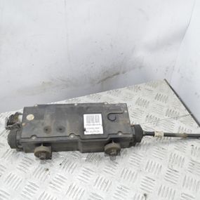 Блок управління стоянкового гальма Renault Scenic II 2003-2009 Електроручник Рено Сценик 2 8200418647