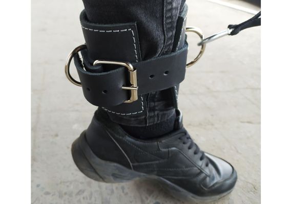 Манжета EasyFit F10 для тяги на тренажері (шкіра) (EF-LGSTR-F10) | Зображення 3