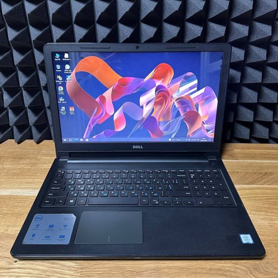 Ноутбук Б-клас Dell Inspiron 15 3567 / 15.6" (1920x1080) TN / Intel Core i7-7500U (2 (4) ядер по 2.7 - 3.5 GHz) / 8 GB DDR4 / 128 GB SSD / AMD Radeon R5 M330, 2 GB DDR3, 64-bit / WebCam б/в | Зображення 1