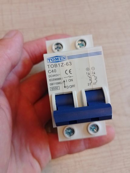 Автоматический выключатель Tomzn DC c40a для солнечных панелей | Зображення 3