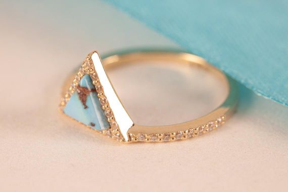 Кольцо из желтого золота с бирюзой 14.5 | Зображення 2