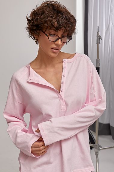 Вільний лонгслів із ґудзиками на горловині - рожевий цвет, ONE SIZE (є розміри)