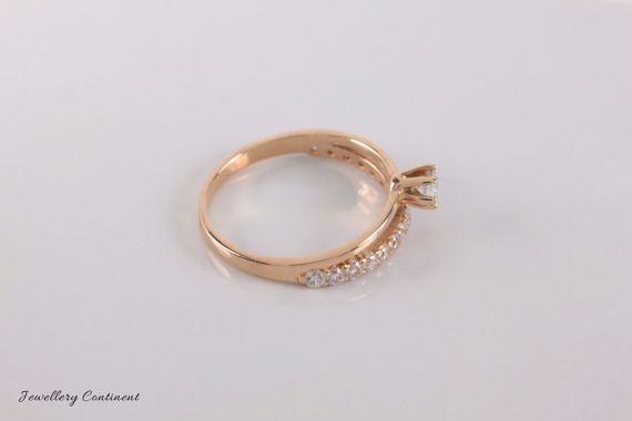 Кольцо из красного золота с фианитами 19 | Зображення 3