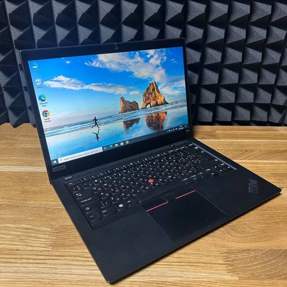 Ноутбук Б-клас Lenovo ThinkPad T495 / 14" (1920x1080) IPS / AMD Ryzen 5 Pro 3500U (4 (8) ядра по 2.1 - 3.7 GHz) / 8 GB DDR4 / 256 GB SSD / AMD Radeon RX Vega 8 Graphics / WebCam б/в | Зображення 2