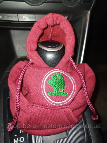 Чехол кофта Худи аксессуар на КПП Car Hoodie шкода Skoda бордовый  подарок автомобилисту 10070