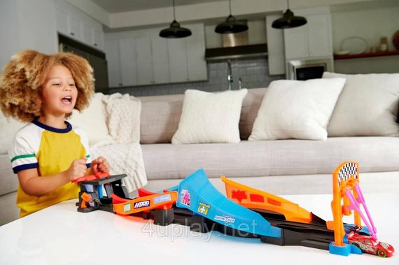 Трек Тачки Перекрестный запуск, светится в темноте Оригинал Disney Cars Glow Racers Launch & Criss-Cross | Зображення 7