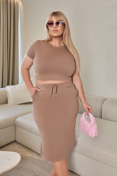 Женский летний костюм кроп-топ и юбка миди с разрезом GF7967 цвет капучино размер 42/44 | Зображення 2