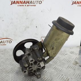 Насос гідропідсилювача керма 1.4 D4-D Toyota Yaris Verso 1999-2005 Насос ГУР Тойота Яріс Версо W5F15818