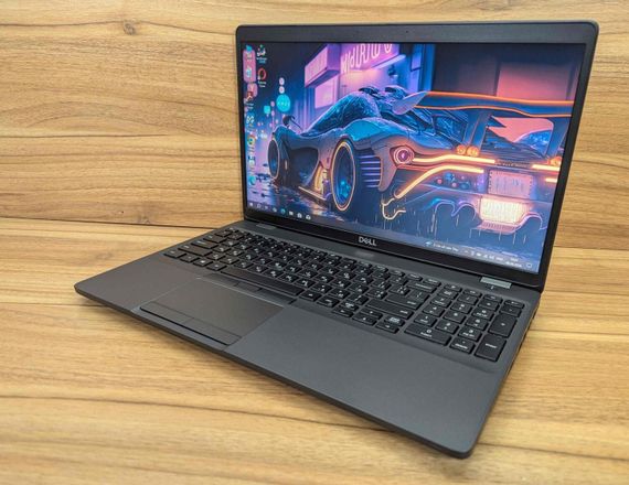 Ультрабук Б-клас Dell Latitude 5500 / 15.6" (1920x1080) IPS / Intel Core i7-8665U (4 (8) ядра по 1.9 - 4.8 GHz) / 8 GB DDR4 / 256 GB SSD / Intel UHD Graphics / USB Type-C / Windows 10 б/в + Подарунок Флеш-накопичувач USB 32 ГБ | Зображення 4