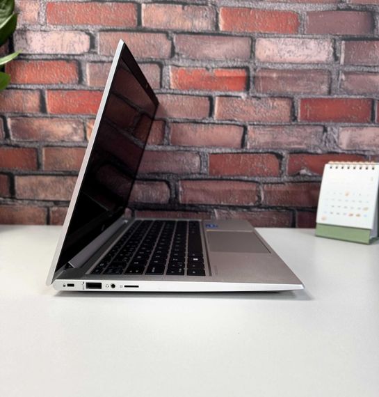 Ультрабук HP ProBook 430 G8 / 13.3" (1920x1080) TN / Intel Core i3-1115G4 (2 (4) ядра по 4.1 GHz) / 8 GB DDR4 / 256 GB SSD / Intel UHD Graphics / WebCam б/у | Зображення 6
