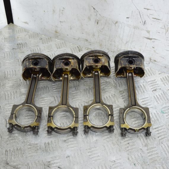 Шатун + поршень Mazda 5 1.8 16V 2005-2010 шатун з поршнем Мазда 5